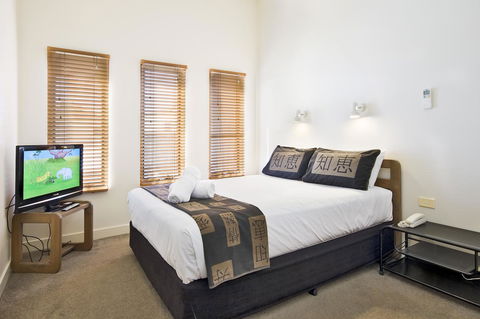 Lornebeach Apartments - ACT Tourism 21