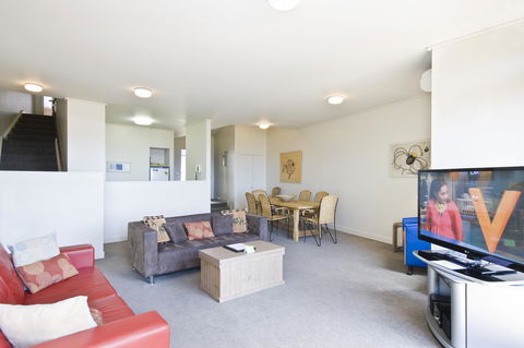 Lornebeach Apartments - ACT Tourism 5