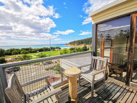 Lornebeach Apartments - ACT Tourism 0