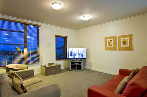 Lornebeach Apartments - ACT Tourism 9