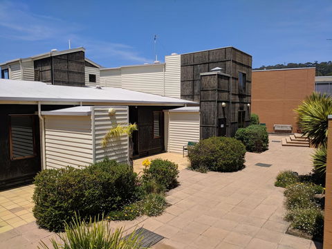 Lornebeach Apartments - ACT Tourism 4