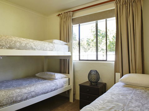 Willow Dene Holiday Apartments - ACT Tourism 6