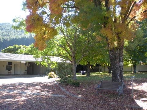 Willow Dene Holiday Apartments - ACT Tourism 8