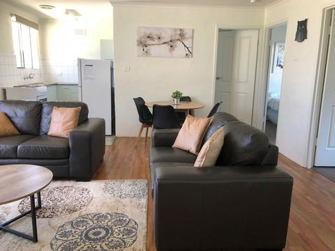 Willow Dene Holiday Apartments - ACT Tourism 3
