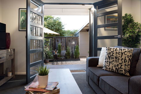 East Street Daylesford - ACT Tourism 12