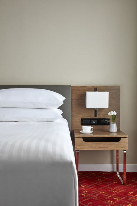 Melbourne Marriott Hotel - ACT Tourism 13