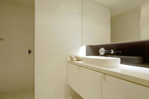 C-Scape Water Front Apartment - ACT Tourism 8