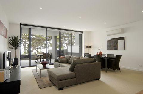 C-Scape Water Front Apartment - ACT Tourism 3