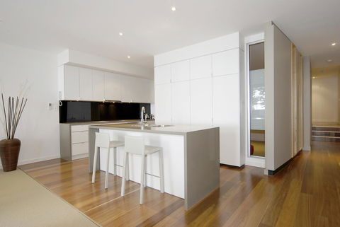 C-Scape Water Front Apartment - ACT Tourism 1