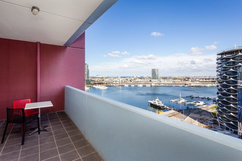 Accent Accommodation@Docklands - ACT Tourism 1
