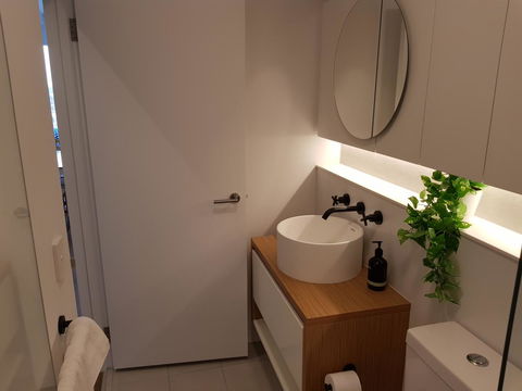Ivanhoe Apartments - ACT Tourism 24