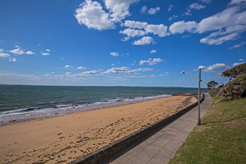 C-Scape Esplanade Cowes - ACT Tourism 21