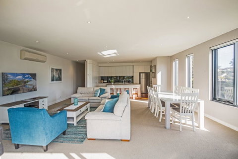 C-Scape Esplanade Cowes - ACT Tourism 7