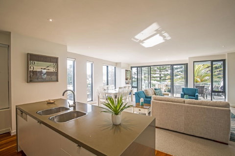 C-Scape Esplanade Cowes - ACT Tourism 8