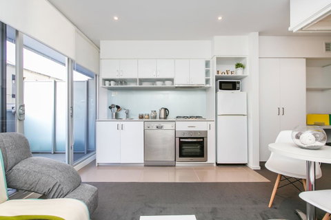 Complete Host The River Apartments - ACT Tourism 0