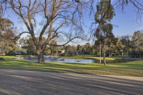 Melbourne's Princes Park Hotel - ACT Tourism 8