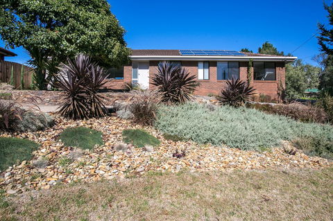 Fairhills - NEW LISTING, Beautifully Styled - ACT Tourism 8