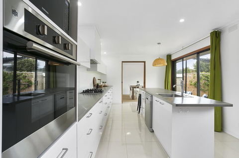 Fairhills - NEW LISTING, Beautifully Styled - ACT Tourism 2