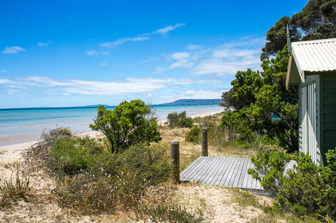 Fairhills - NEW LISTING, Beautifully Styled - ACT Tourism 10