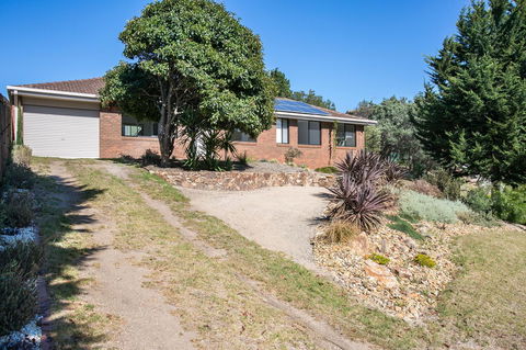 Fairhills - NEW LISTING, Beautifully Styled - ACT Tourism 9