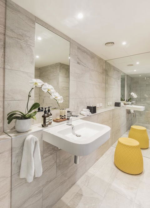 Quay West Suites Melbourne - ACT Tourism 4