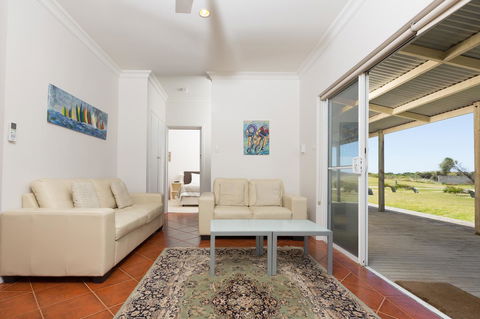 Cottages For Couples - ACT Tourism 28