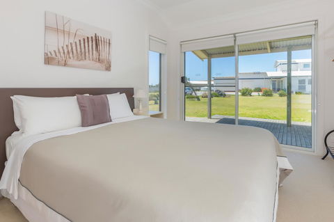 Cottages For Couples - ACT Tourism 25