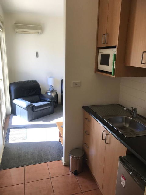 Lakeside Conti Villas - ACT Tourism 9