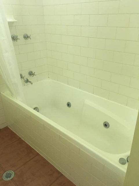 Lakeside Conti Villas - ACT Tourism 16