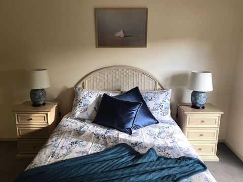 Lakeside Conti Villas - ACT Tourism 6