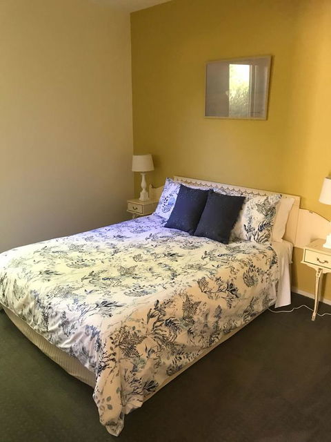 Lakeside Conti Villas - ACT Tourism 10