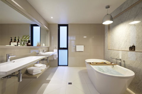 Quarters At Flinders Hotel - ACT Tourism 9