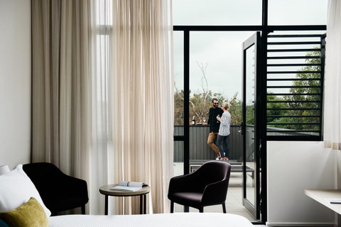 Quarters At Flinders Hotel - ACT Tourism 7