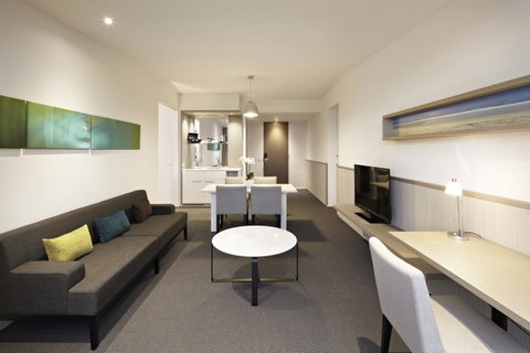 Quarters At Flinders Hotel - ACT Tourism 4
