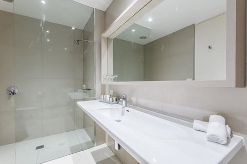 Quarters At Flinders Hotel - ACT Tourism 18