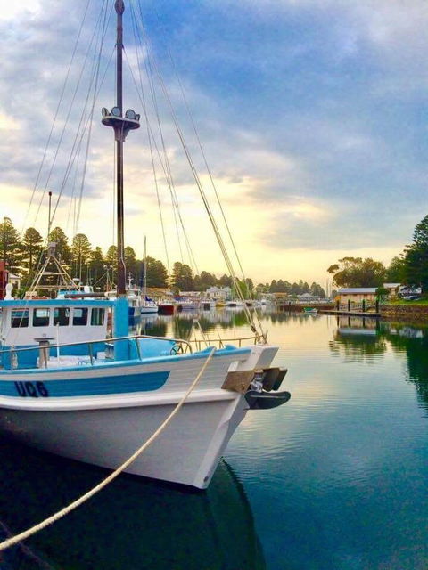 The Waterfront Apartment - ACT Tourism 14