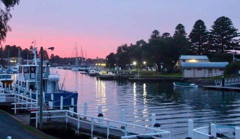 The Waterfront Apartment - ACT Tourism 15