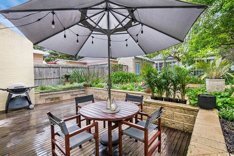 The Waterfront Apartment - ACT Tourism 12