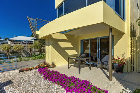 The Waterfront Apartment - ACT Tourism 4