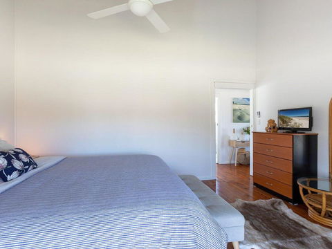 The Chalet At Callala Beach - Beach House Character - ACT Tourism 2