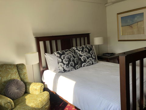 The Corner Hotel Alexandra - ACT Tourism 2