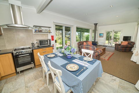 The Cottage At The Bryn At Tilba - ACT Tourism 1