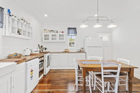 The Cottage On Lamington - ACT Tourism 0