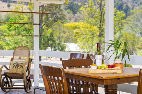 The Cottage On Lamington - ACT Tourism 1