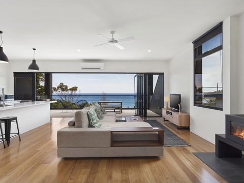 The Cube - Striking Architectural Showpiece - ACT Tourism 3