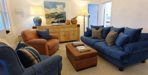 The Dewhurst - Sophisticated Entire CBD Apartment - ACT Tourism 0