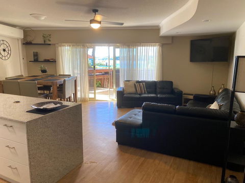The Esplanade Holiday Apartments - ACT Tourism 1