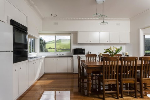The Farm House - ACT Tourism 0