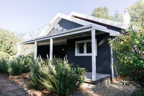 The Farm House At Springfield - ACT Tourism 0