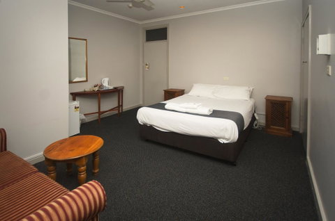 The George Hotel - ACT Tourism 3